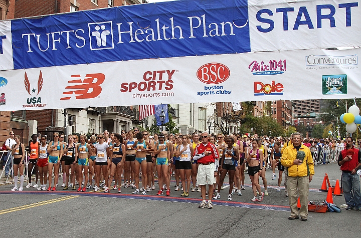 2010 Tufts 10K-050.JPG - 2010 Tufts 10K for women, October 11, Boston, MA.